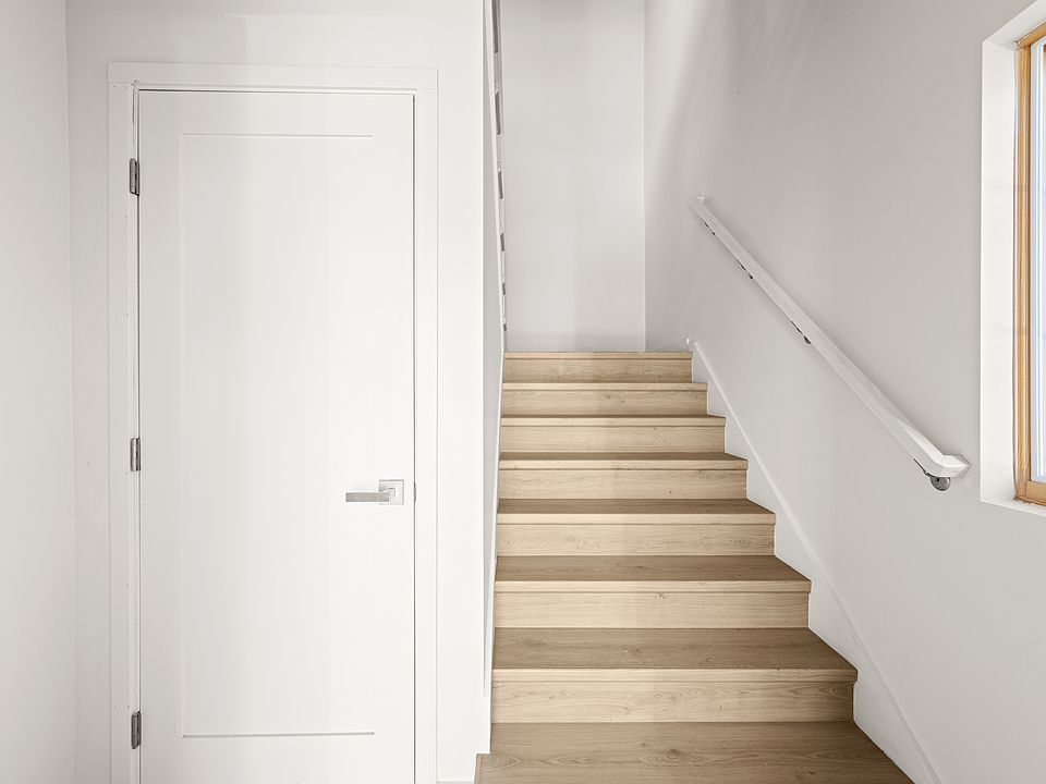 Entry to upstairs apartment