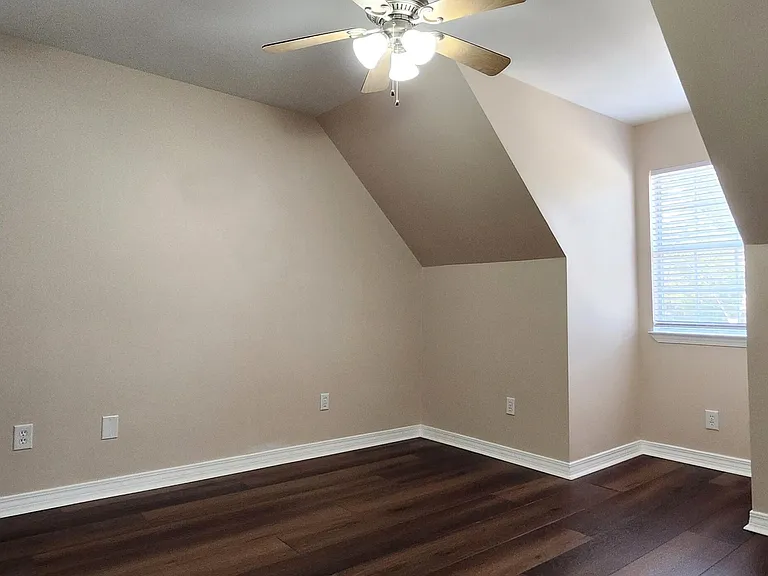 3829 Versailles Ct — Photo 19