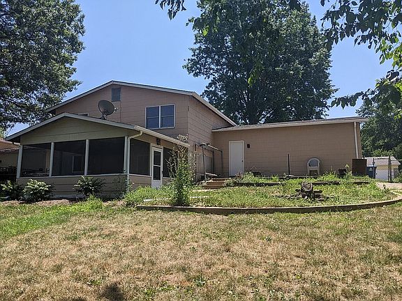 2nd image of 28 Deborah Dr