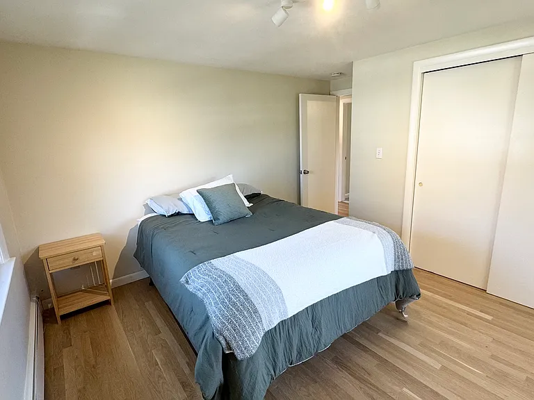 25 Mullin Ave #4 — Photo 7