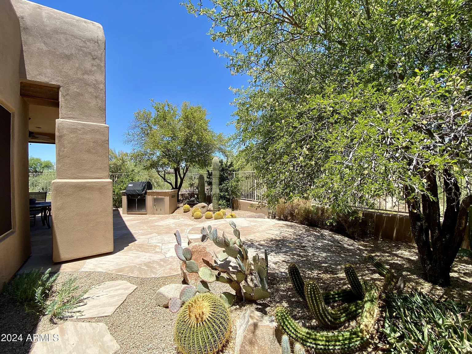 2 bed, 2.0 bath, 1832 sqft, $4,000 — Photo 2
