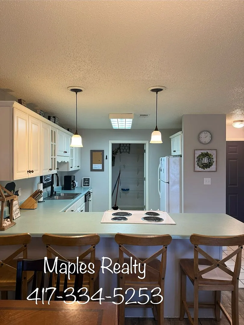 Stunning 2 Bedroom, 2 Bathroom Condo At Pointe Royale — Photo 2