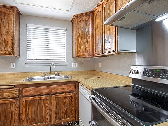 5th image of 2223 N Broadway APT L