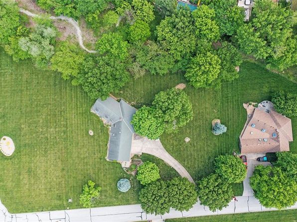 7613 NW Valley Rd, Parkville, MO 64152