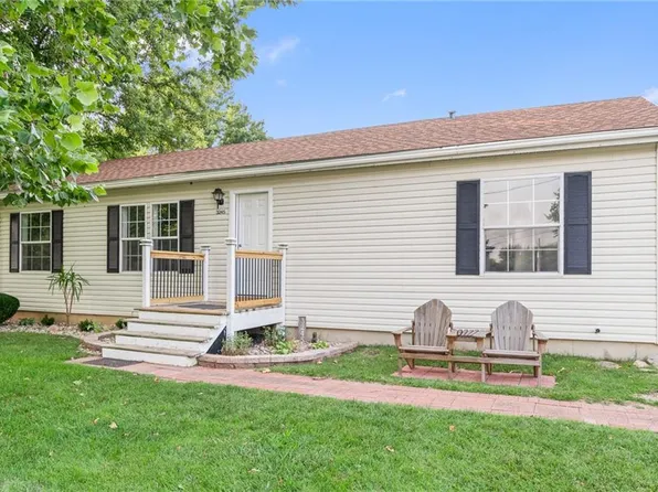 3245 E Townsend Ct, Kansas City, KS 66109