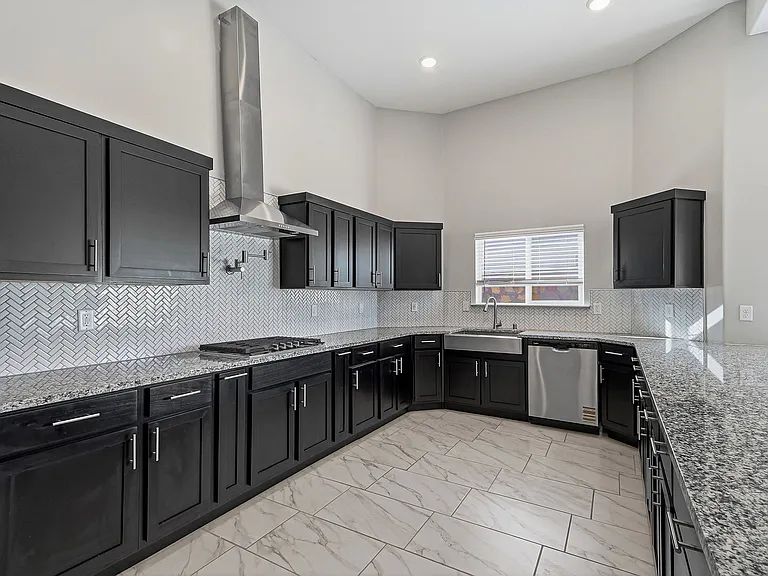 13349 Cinderford Ave — Photo 20