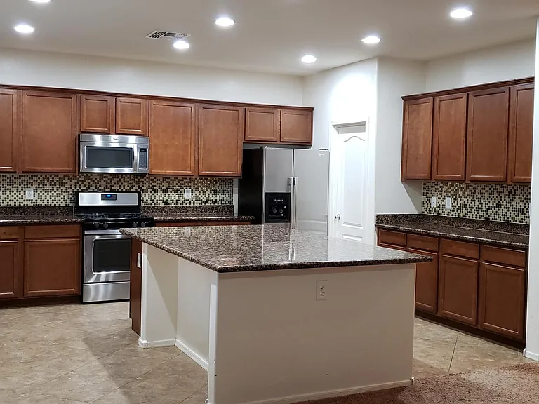 2099 S Martingale Rd — Photo 18