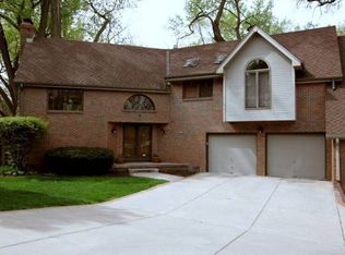 2318 S 105th St, Omaha, NE 68124