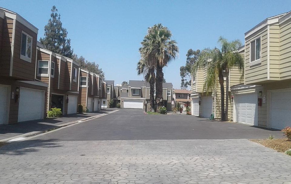 1st image of 864 S Palmetto Ave