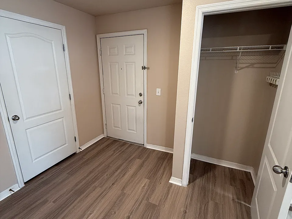 1640 Villa Capri Cir #308