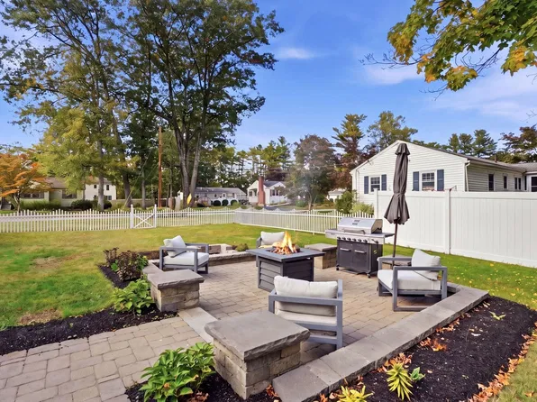 106 Harwood Ave, Littleton, MA 01460