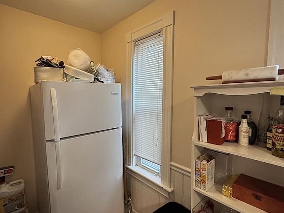 4th image of 35 Belmont St #3