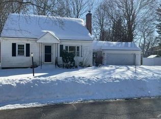30 E Cleveland St, Greenfield, MA 01301