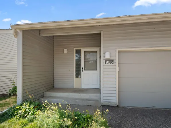 955 Monterey Ct N, Shoreview, MN 55126