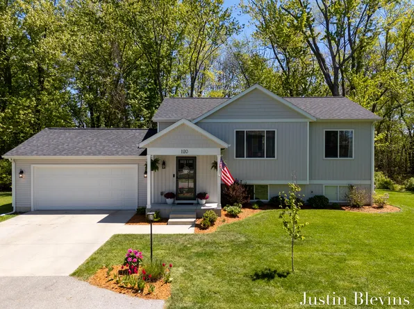 120 E 40th St, Holland, MI 49423