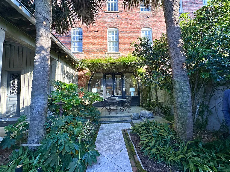 921 Dauphin St #4C — Photo 22