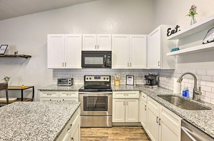 2nd image of 2037 Continental Ave