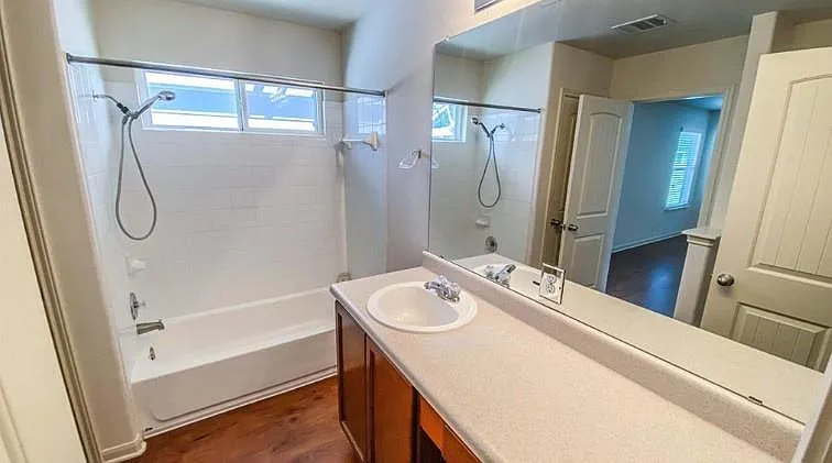 915 Alamo Plaza Dr — Photo 7