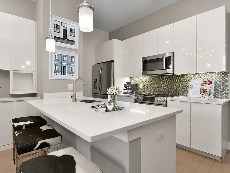121 Portland St #202 — Photo 11