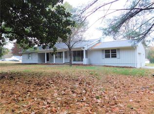 2616 Meadowood Dr, Winston Salem, NC 27107