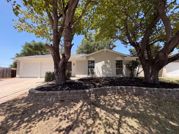 6601 Oaklawn Dr, Watauga, TX 76148
