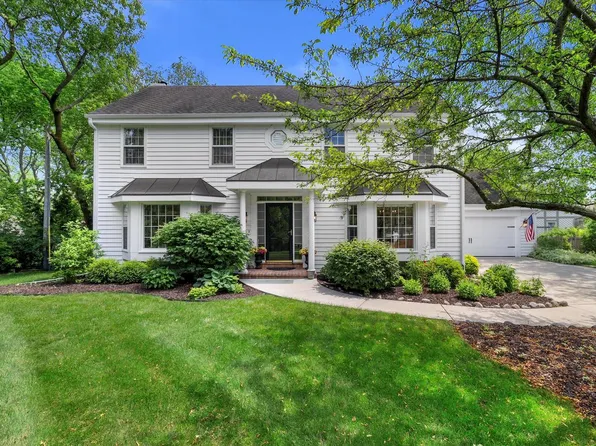 230 Bel Aire COURT, Thiensville, WI 53092