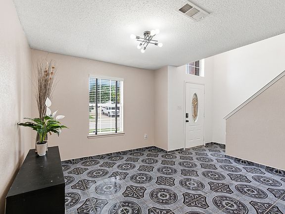 4th image of 8173 Heritage Place Dr