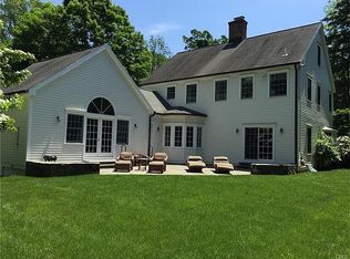 6 Holmewood Ln, New Canaan, CT 06840