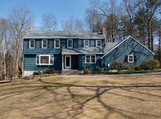 33 Lawton Dr, Simsbury, CT 06070