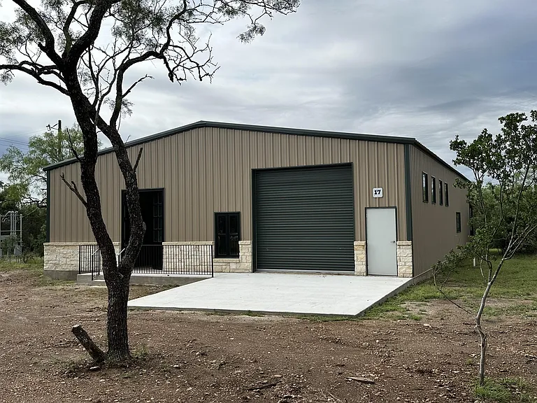 312 Hunters Pass — Photo 1
