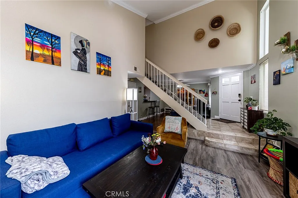 3 bed, 2.5 bath, 1297 sqft, $3,995 — Photo 4