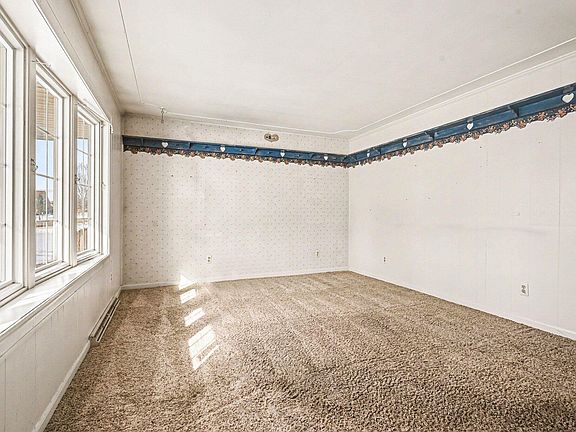 4th image of 718 S Douglas Ave