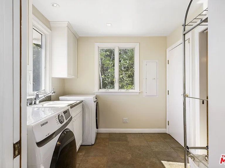 11215 W Sunset Blvd — Photo 55