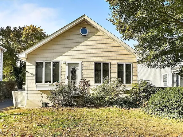 19 Bay Street, Rumson, NJ 07760