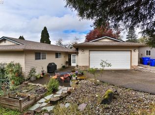 18325 Petite Ct, Gladstone, OR 97027