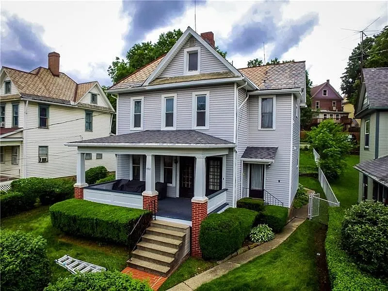532 E Pearl St photo 1