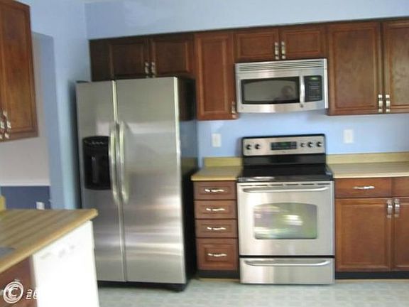 3rd image of 6543 Kemper Lakes Ct