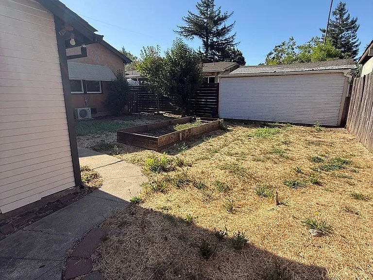817 Wright St — Photo 18