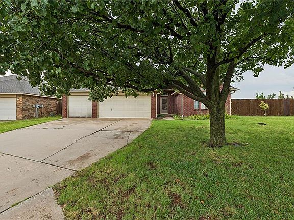 3rd image of 1909 Bradford Way