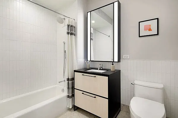 Bathroom, photo 1