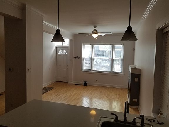3rd image of 1616 N Wolcott Ave #1F