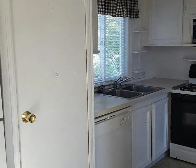 1200 W Dimond Blvd #405 — Photo 4