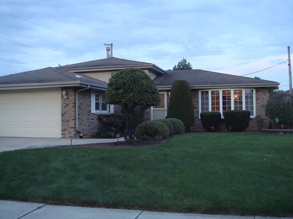9133 S Meade Ave, Oak Lawn, IL 60453