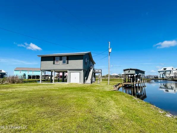 250 Tarpon Dr, Bay Saint Louis, MS 39520