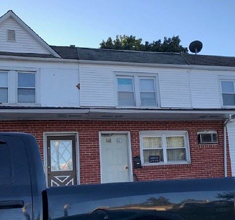 2nd image of 826 Haws Ave