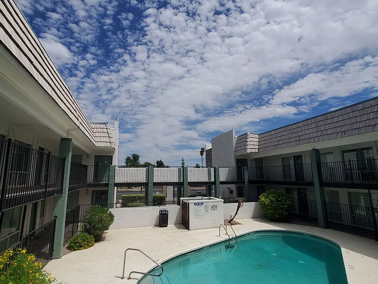 Mountain View Condos — Photo 1