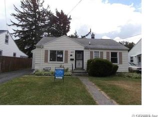 213 Ashwood Dr, Rochester, NY 14609