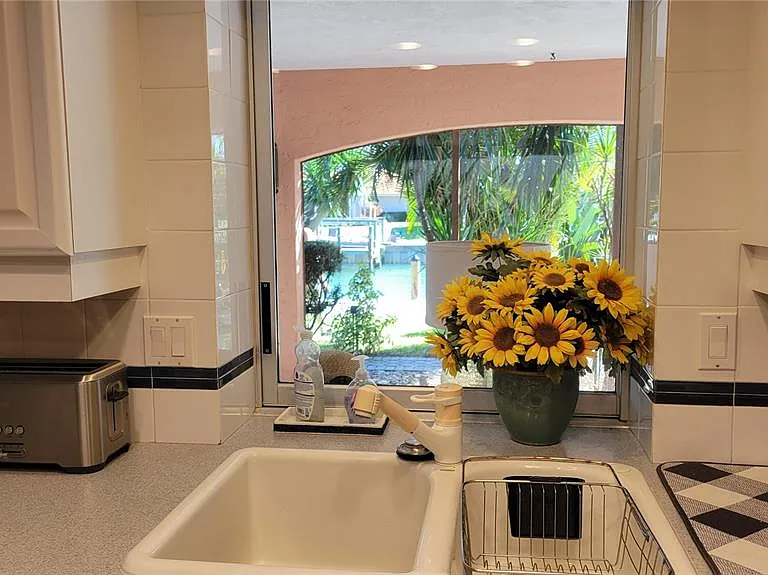 638 S Owl Dr — Photo 8