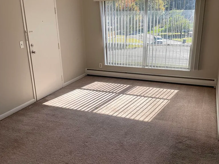 2701 Brownsboro Rd #5 — Photo 3