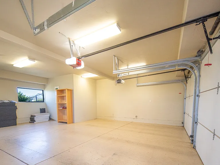300 Corona Rd — Photo 17